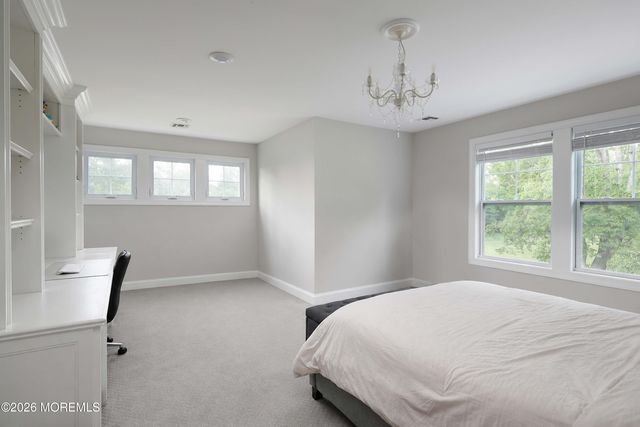 8 Legend Hollow Court, Freehold, NJ 07728