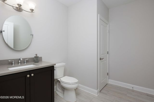 8 Legend Hollow Court, Freehold, NJ 07728
