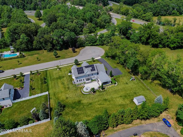 8 Legend Hollow Court, Freehold, NJ 07728