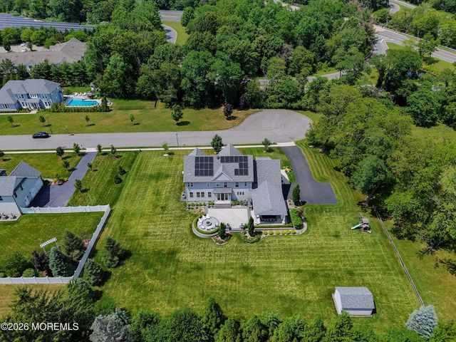 8 Legend Hollow Court, Freehold, NJ 07728