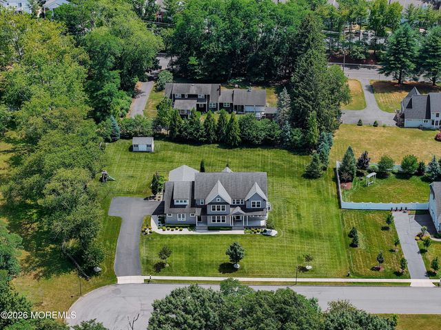 8 Legend Hollow Court, Freehold, NJ 07728