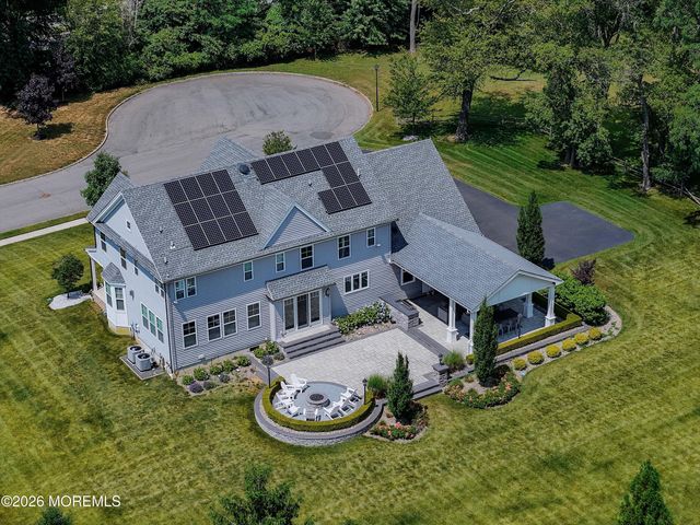 8 Legend Hollow Court, Freehold, NJ 07728