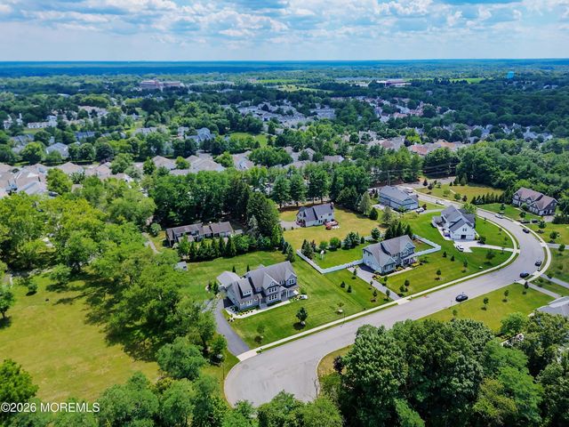 8 Legend Hollow Court, Freehold, NJ 07728