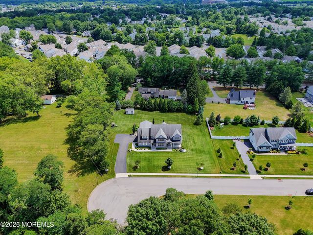 8 Legend Hollow Court, Freehold, NJ 07728