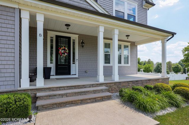 8 Legend Hollow Court, Freehold, NJ 07728