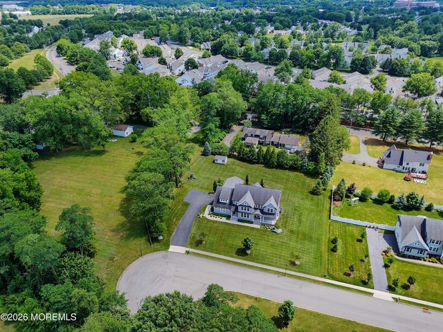 8 Legend Hollow Court, Freehold, NJ 07728