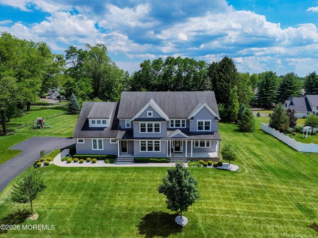 8 Legend Hollow Court, Freehold, NJ 07728