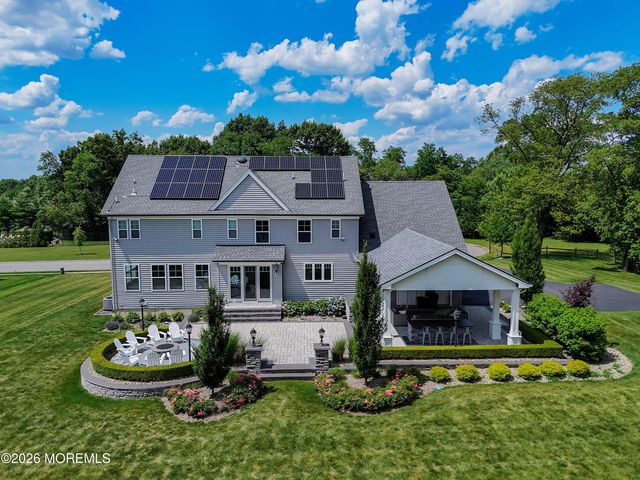 8 Legend Hollow Court, Freehold, NJ 07728