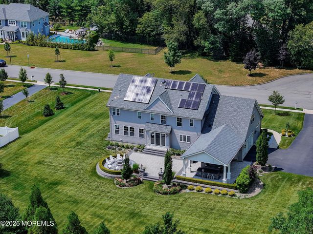 8 Legend Hollow Court, Freehold, NJ 07728