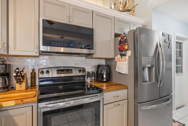 2538 SE Tropical East Circle, Port St. Lucie, FL 34952