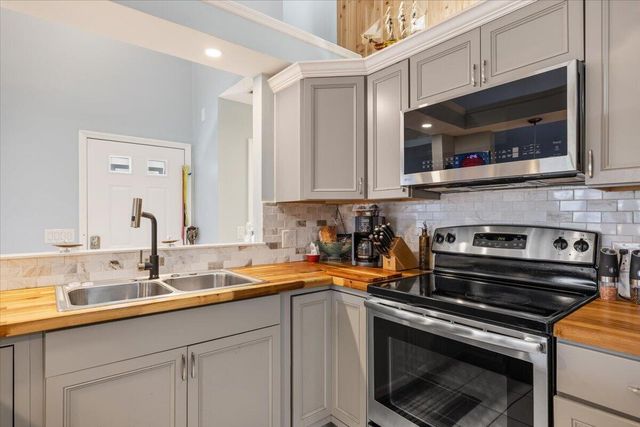 2538 SE Tropical East Circle, Port St. Lucie, FL 34952