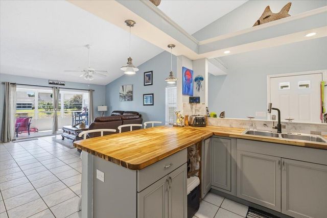 2538 SE Tropical East Circle, Port St. Lucie, FL 34952