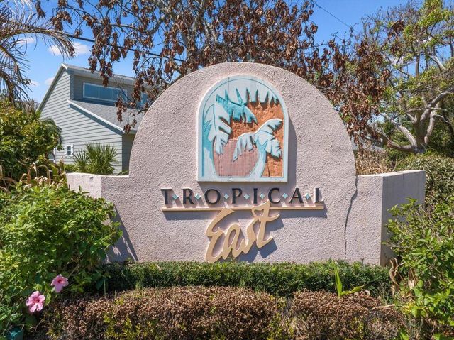 2538 SE Tropical East Circle, Port St. Lucie, FL 34952