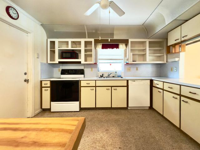 135 SE 26TH Avenue, Boynton Beach, FL 33435