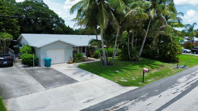 135 SE 26TH Avenue, Boynton Beach, FL 33435