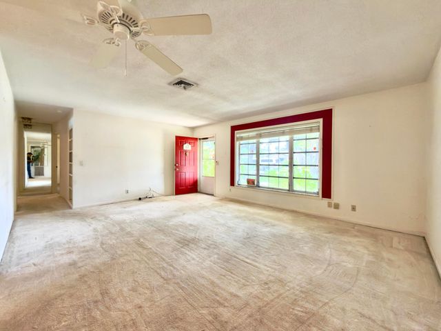 135 SE 26TH Avenue, Boynton Beach, FL 33435