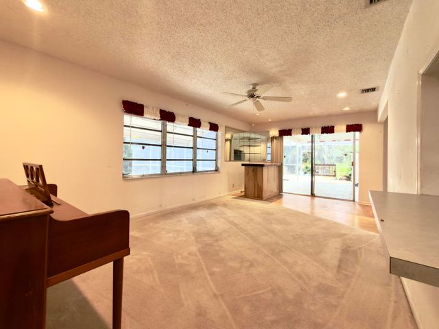 135 SE 26TH Avenue, Boynton Beach, FL 33435