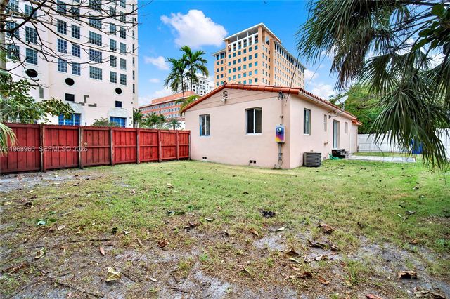 2001 SW 37th Ave, Miami, FL 33145