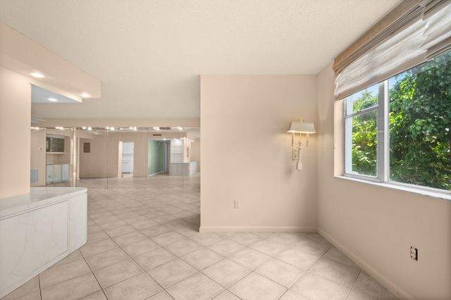 4001 Hillcrest Drive 406, Hollywood, FL 33021