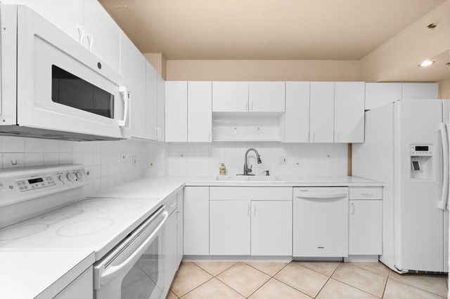 4001 Hillcrest Drive 406, Hollywood, FL 33021