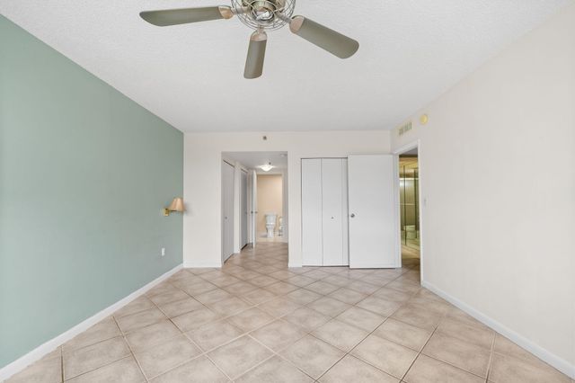 4001 Hillcrest Drive 406, Hollywood, FL 33021