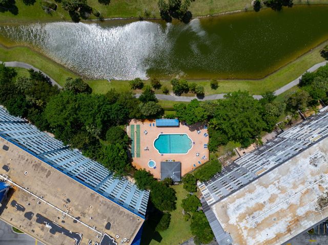 4001 Hillcrest Drive 406, Hollywood, FL 33021