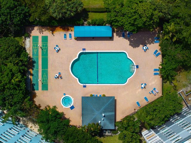 4001 Hillcrest Drive 406, Hollywood, FL 33021