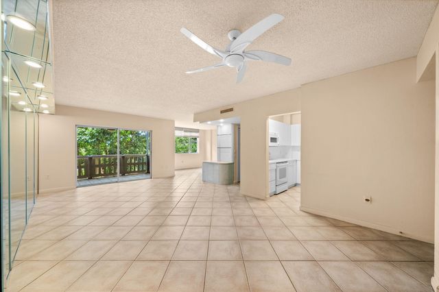 4001 Hillcrest Drive 406, Hollywood, FL 33021