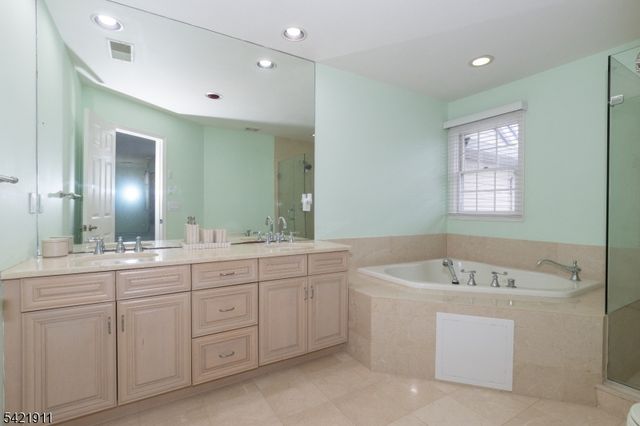 97 Winged Foot Dr, Livingston Twp., NJ 07039