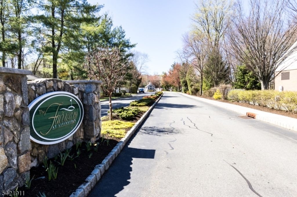 97 Winged Foot Dr, Livingston Twp., NJ 07039