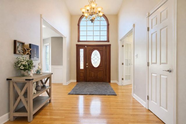 10588 Erie Drive, Crown Point, IN 46307