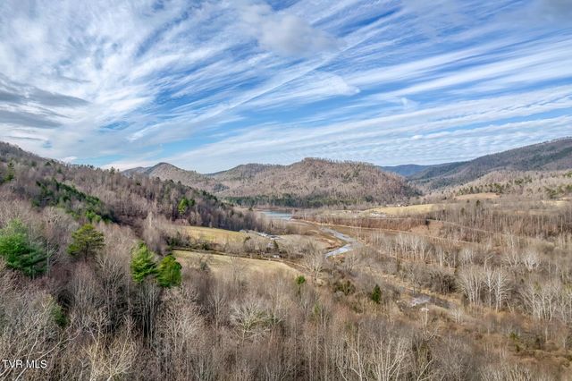 902 R D Campbell Road, Butler, TN 37640