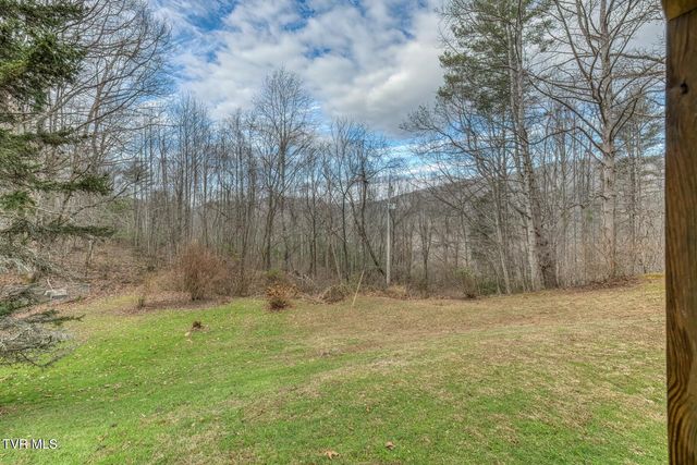 902 R D Campbell Road, Butler, TN 37640