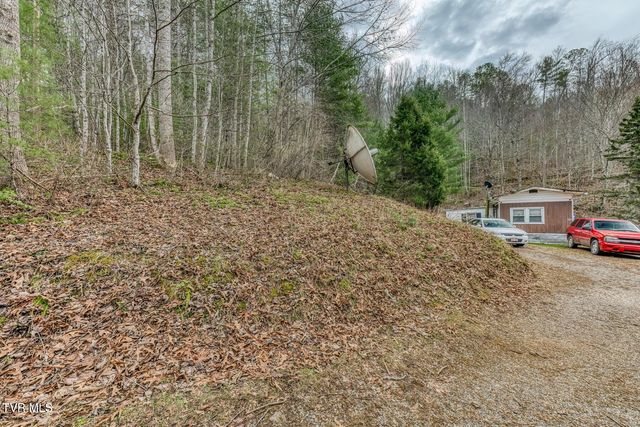 902 R D Campbell Road, Butler, TN 37640