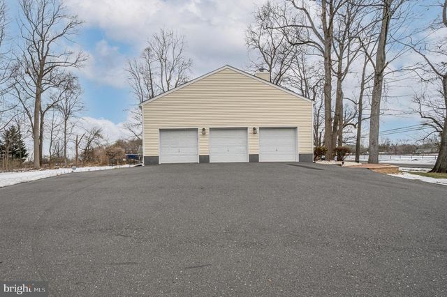 108 BORDENTOWN GEORGETOWN RD, Chesterfield, NJ 08515