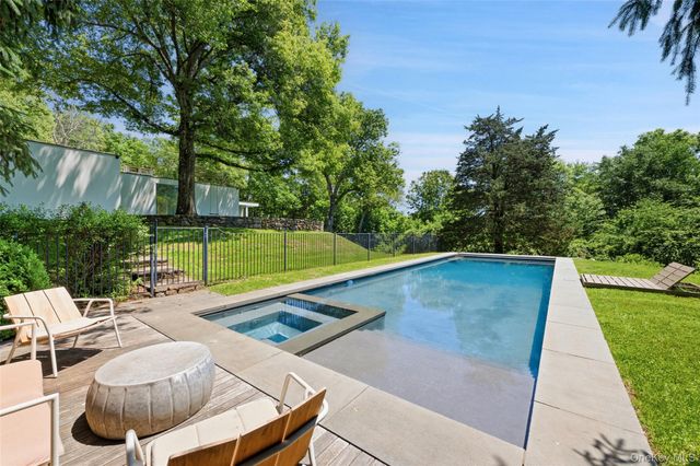 125 Davids Hill Road, Bedford Hills, NY 10506