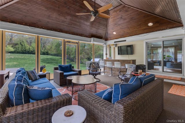 188 Flower Hill Road, Huntington, NY 11743