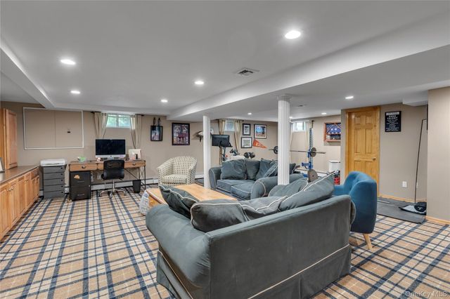 188 Flower Hill Road, Huntington, NY 11743