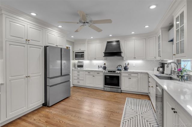 188 Flower Hill Road, Huntington, NY 11743