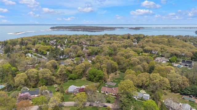 188 Flower Hill Road, Huntington, NY 11743