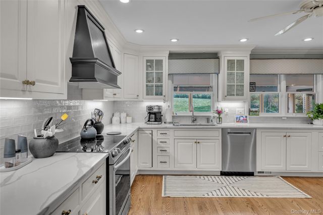 188 Flower Hill Road, Huntington, NY 11743