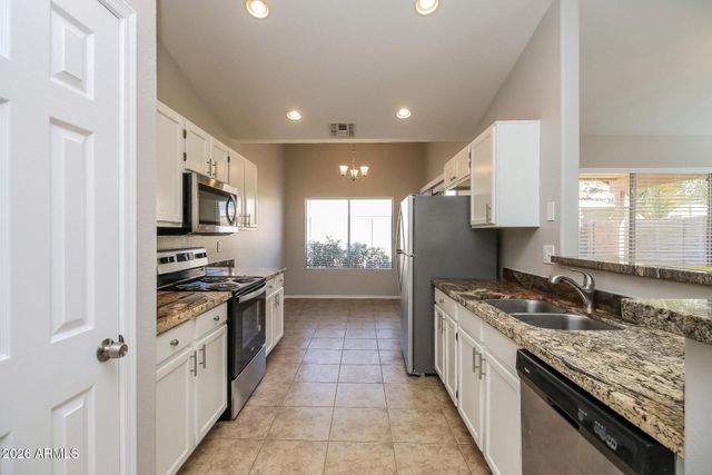 1550 E FLINT Street, Chandler, AZ 85225