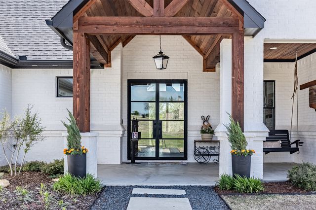 108 Golf Walk Circle, Denison, TX 75020