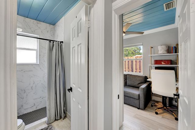 240 NW 9th Avenue, Delray Beach, FL 33444