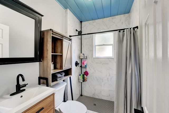 240 NW 9th Avenue, Delray Beach, FL 33444