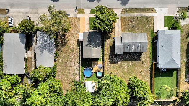 240 NW 9th Avenue, Delray Beach, FL 33444