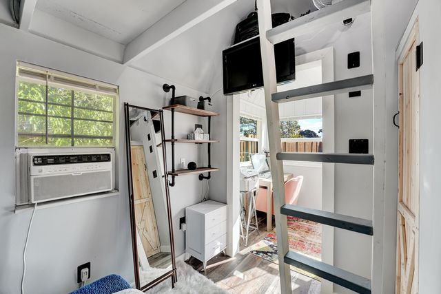 240 NW 9th Avenue, Delray Beach, FL 33444