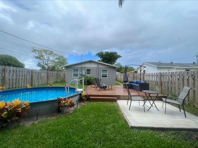240 NW 9th Avenue, Delray Beach, FL 33444