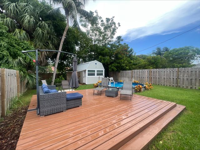 240 NW 9th Avenue, Delray Beach, FL 33444