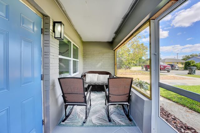 240 NW 9th Avenue, Delray Beach, FL 33444